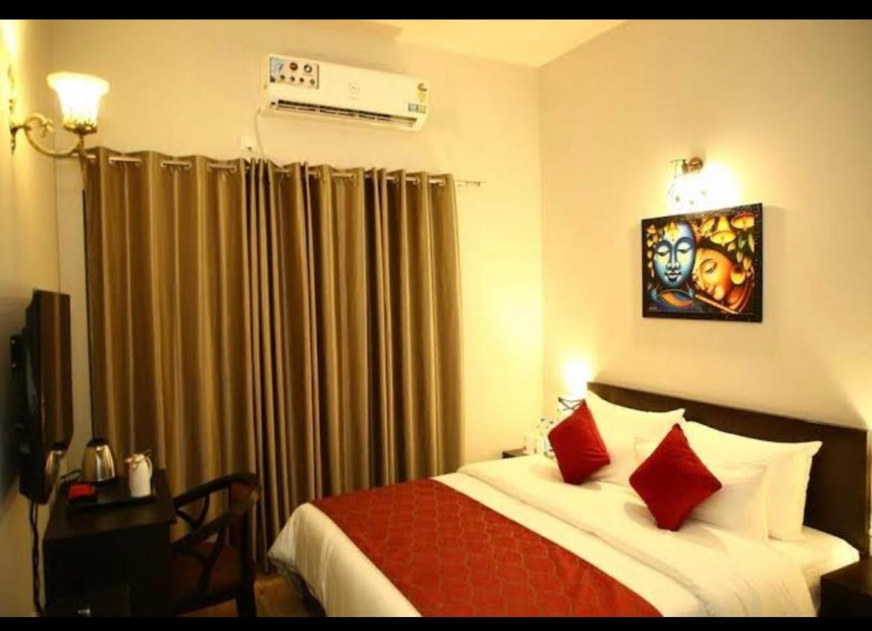 Anandan Citrine Hotel Vrindavan Exterior photo