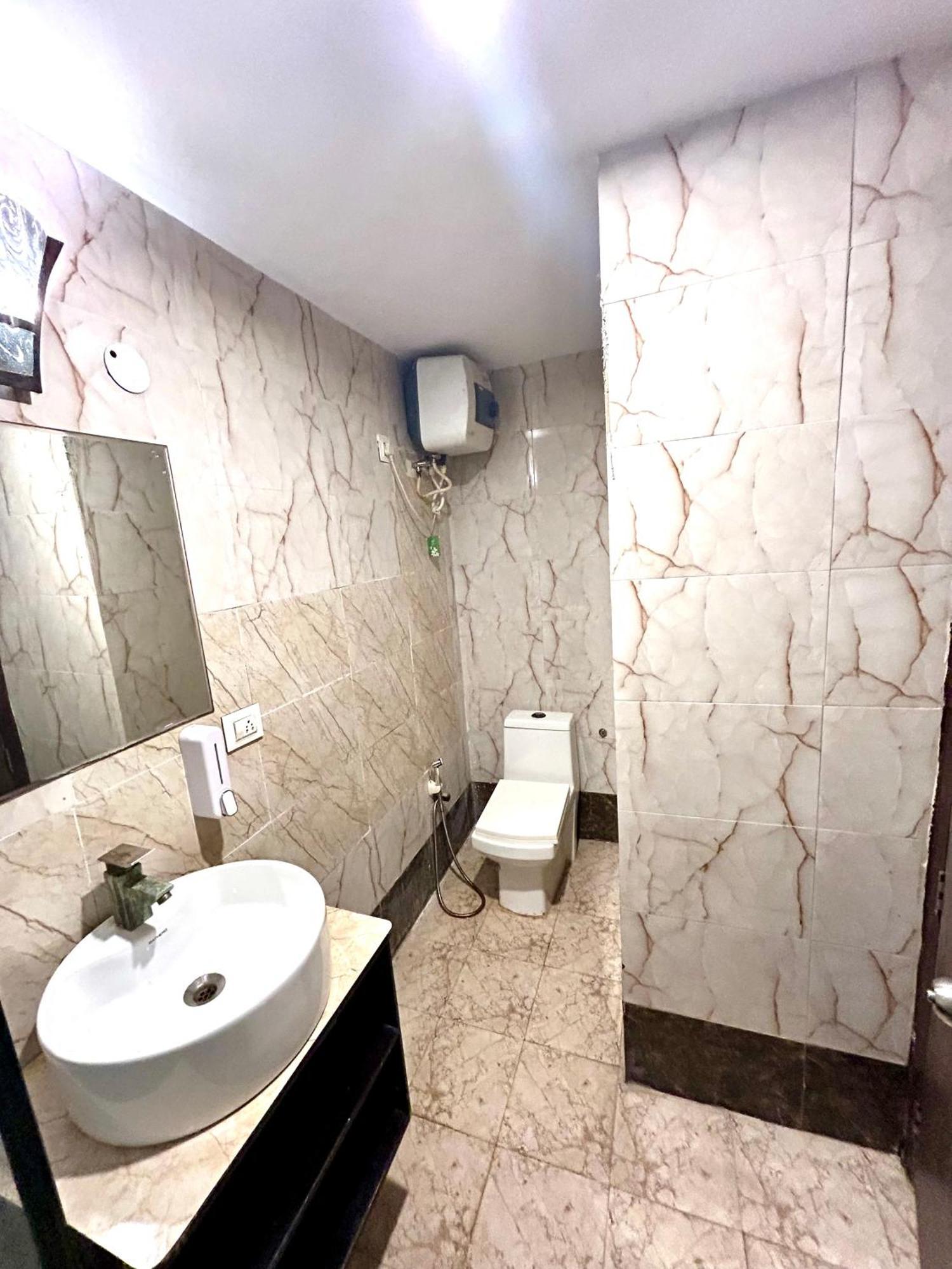 Anandan Citrine Hotel Vrindavan Exterior photo
