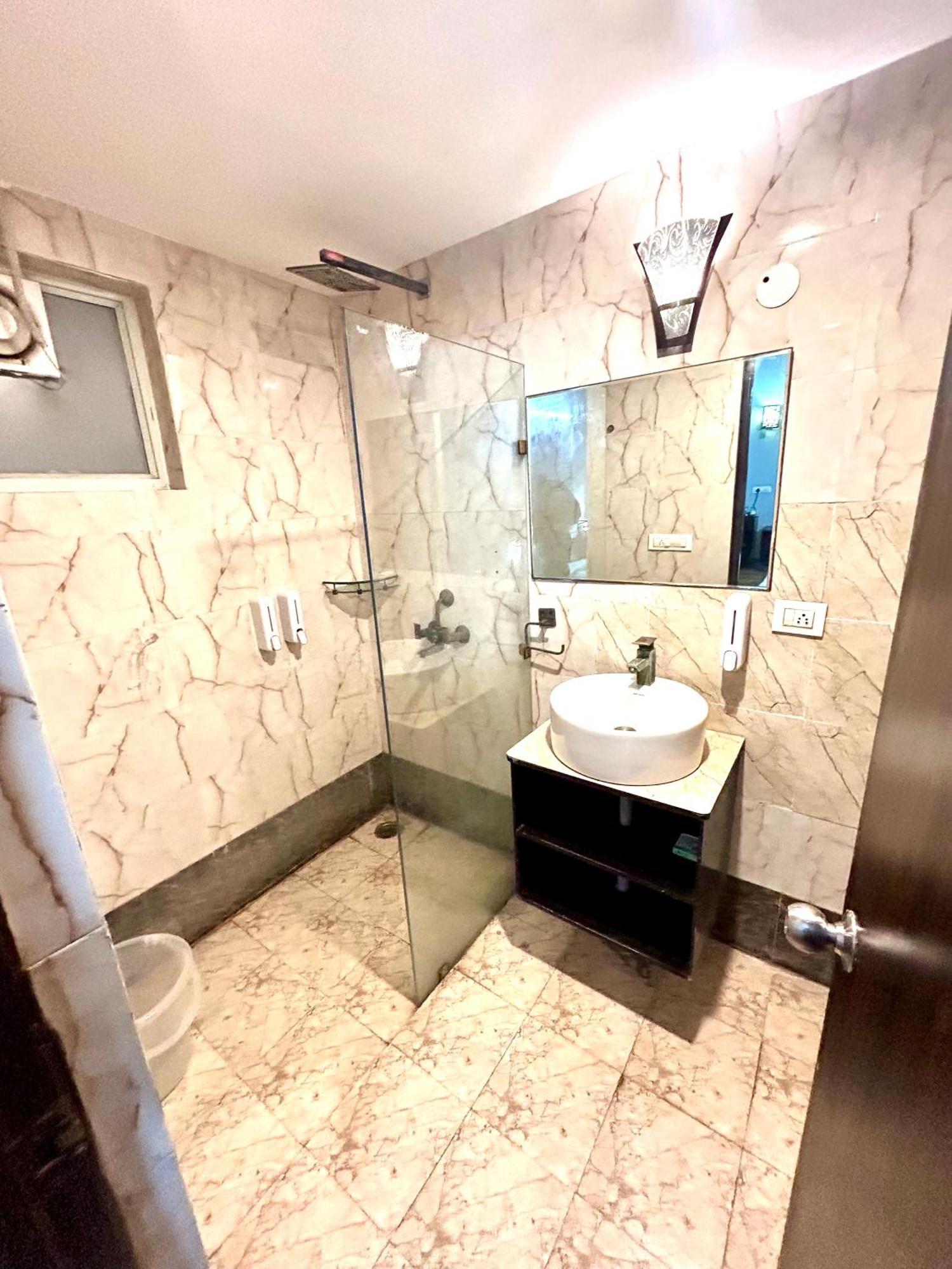 Anandan Citrine Hotel Vrindavan Exterior photo