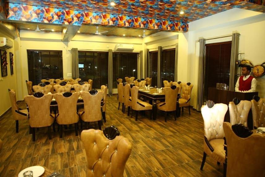 Anandan Citrine Hotel Vrindavan Exterior photo