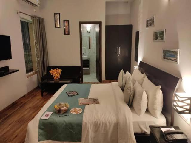 Anandan Citrine Hotel Vrindavan Exterior photo