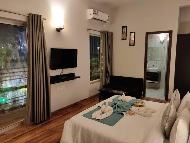 Anandan Citrine Hotel Vrindavan Exterior photo