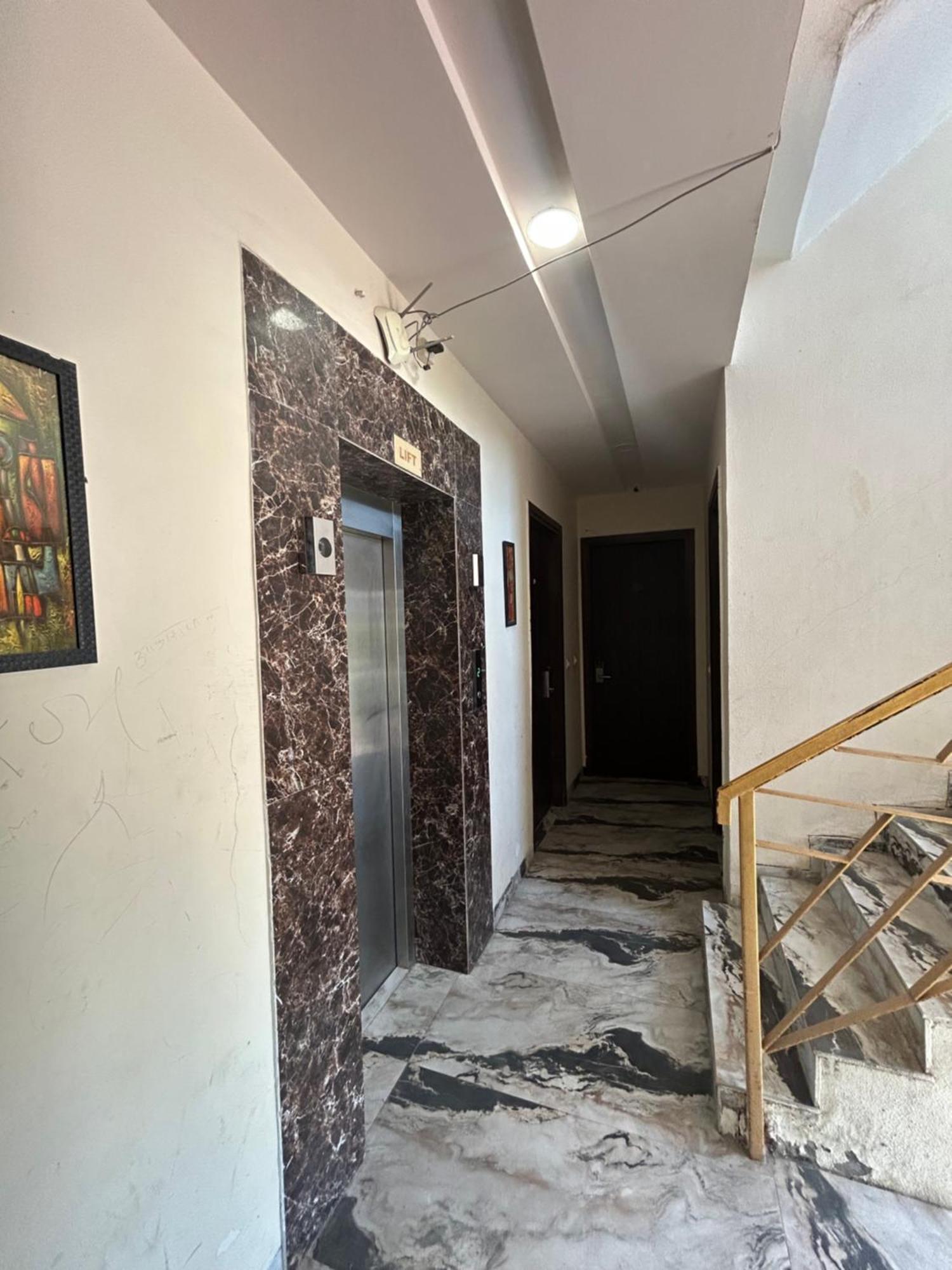 Anandan Citrine Hotel Vrindavan Exterior photo
