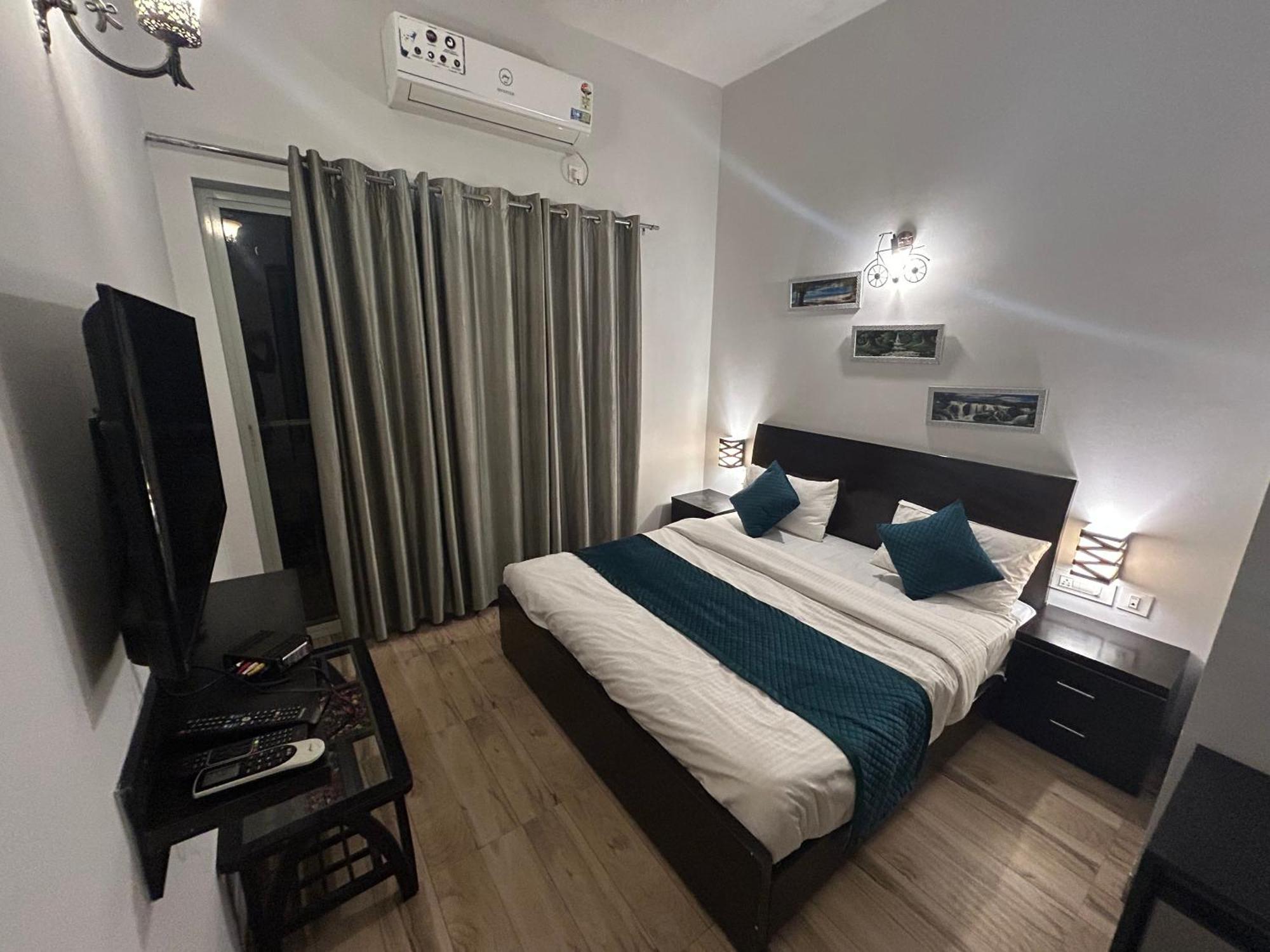 Anandan Citrine Hotel Vrindavan Exterior photo