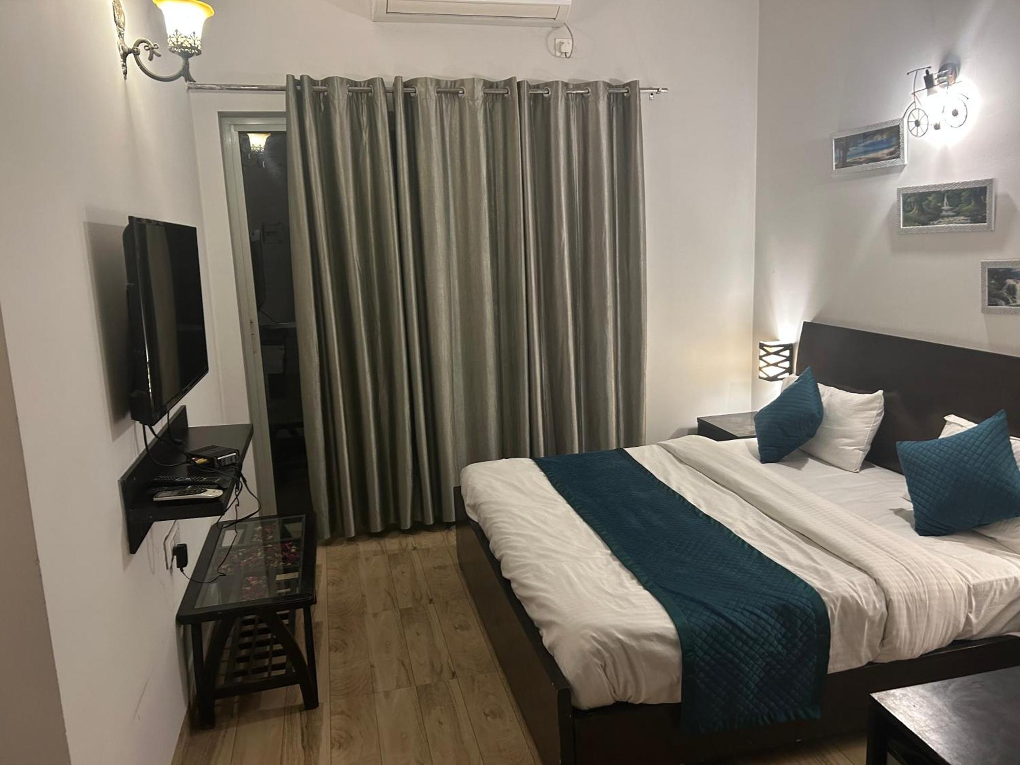 Anandan Citrine Hotel Vrindavan Exterior photo