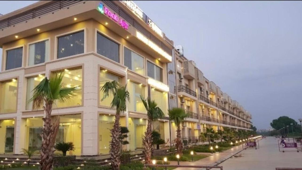 Anandan Citrine Hotel Vrindavan Exterior photo