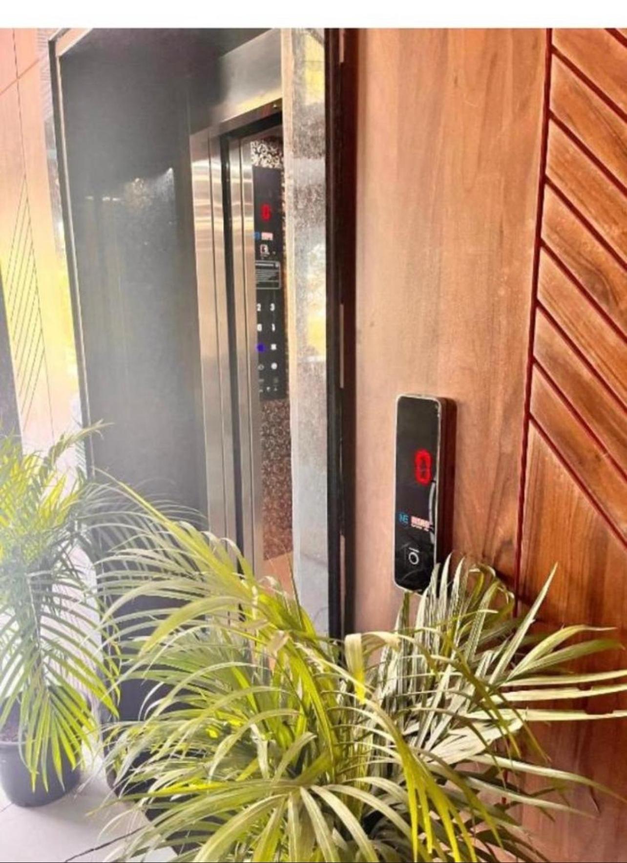 Anandan Citrine Hotel Vrindavan Exterior photo